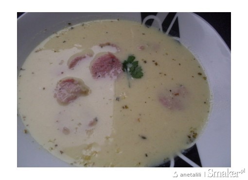 Zupa cebulowo-serowa z białą kiełbasą