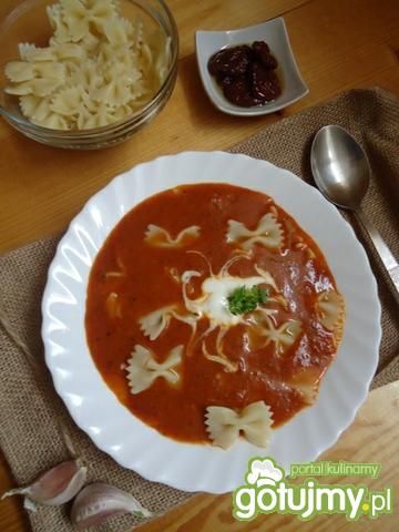 Zupa z suszonymi pomidorami  porady kulinarne
