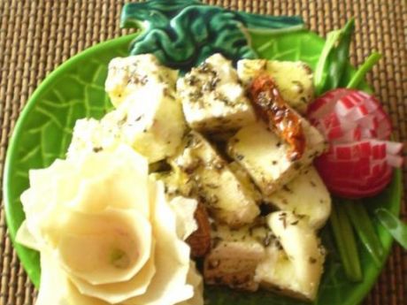 Przepis  ser biały marynowany w oliwie z ziołami przepis