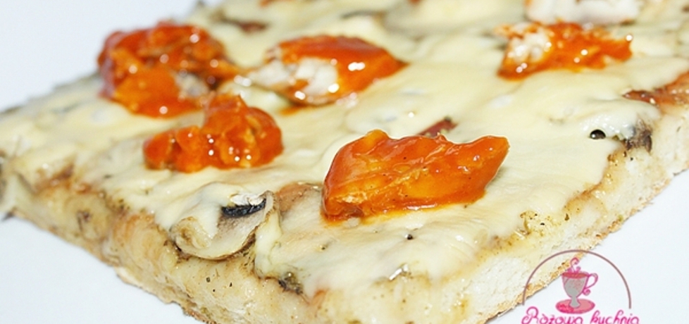 Pizza z makrelą w pomidorach (autor: smakolykijoanny ...