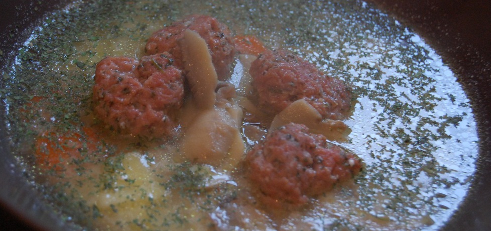 Zupa pieczarkowa z mięsnymi kulkami (autor: joanna46 ...