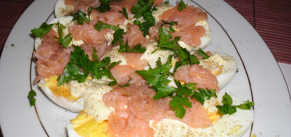 Przystawka- jajka z łososiem (autor: enes)