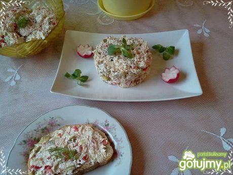 Przepis  sałatka z tuńczykiem i serem białym przepis