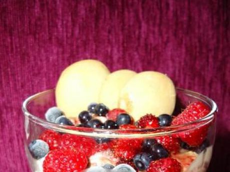 Przepis  deser lodowy z owocami leśnymi przepis