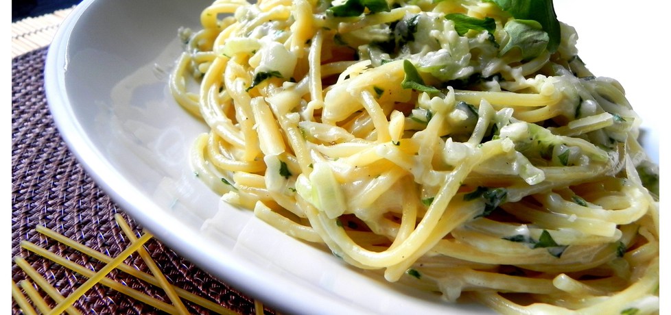 Serowe spaghetti w ziołach (autor: szczotkaodkija)