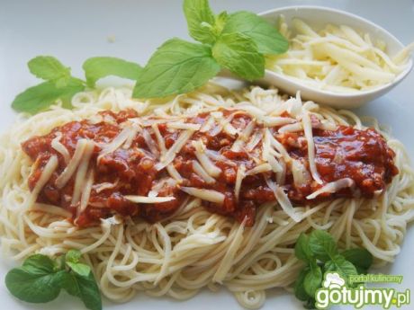 Przepis  spaghetti z sosem i serem chedar przepis