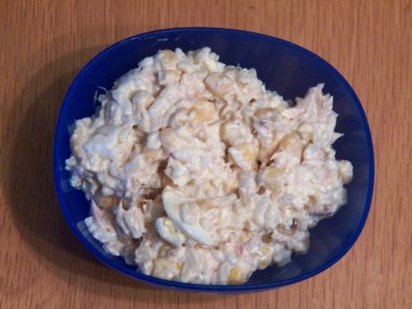 Przepis  sałatka ryżowa z tuńczykiem i jajkiem przepis