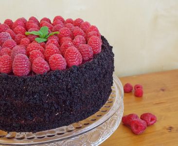 Tort czekoladowo – malinowy