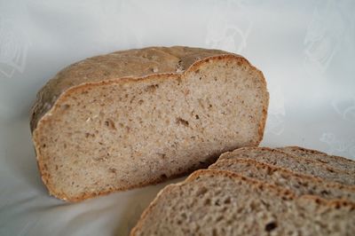 Chleb na zakwasie z prażonymi płatkami owsianymi