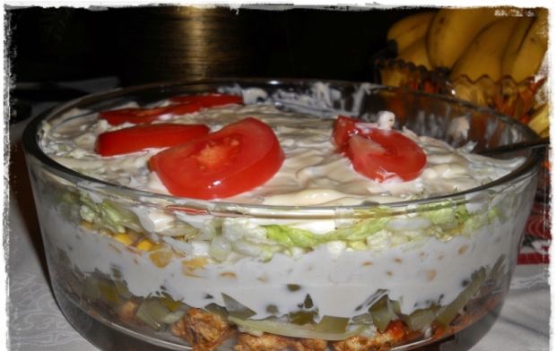 Przepis na porady kulinarne: warstwowa sałatka gyros