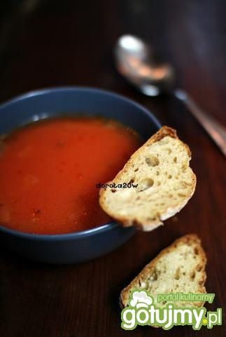 Przepis  włoska zupa pomidorowa z ciabattą przepis