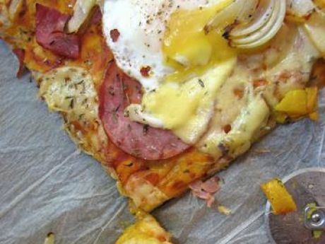 Przepis  pizza z dynią i jajkiem sadzonym przepis