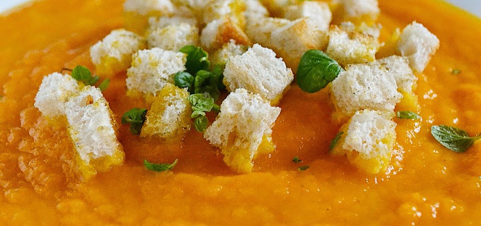 Zupa krem z marchwi i pomarańczy z grzankami (autor ...