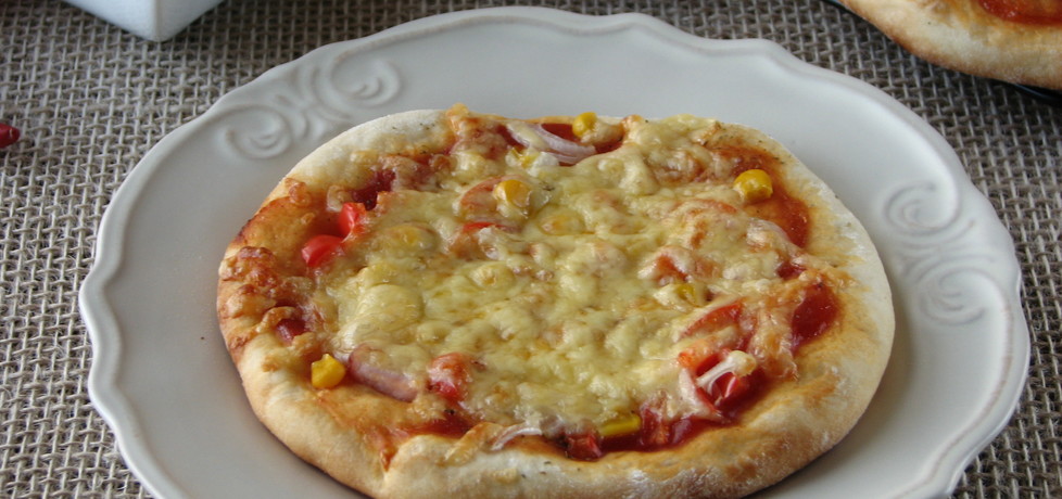 Orkiszowe mini pizze z szynką i warzywami (autor: bogusia
