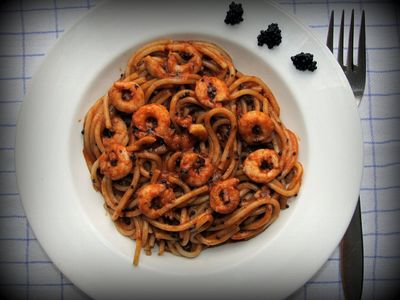 Spaghetti z krewetkami i czarnym kawiorem