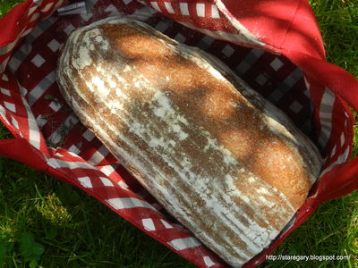 Chleb młynarza z mąka pełnoziarnistą i kminkiem