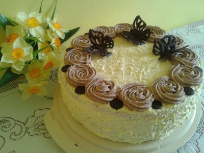 Tort urodzinowy ''róże z motylkami''