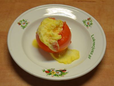 Omlet w pomidorze