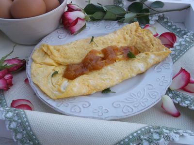 Śniadaniowy omlet z dżemem