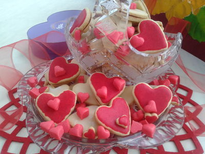 Walentynkowe ciastka, przekładane i lukrowane ...