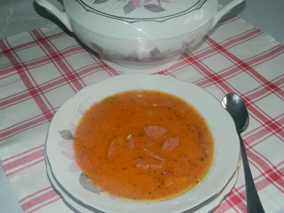 Zupka grochowa z kiełbaską