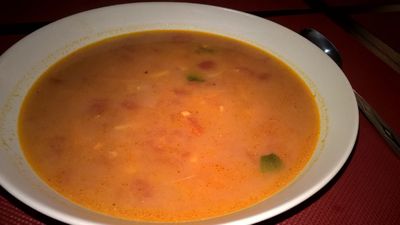 Czerwona zupa z soczewicą i mlekiem kokosowym
