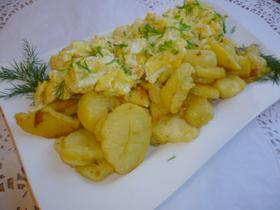 Smażone ziemniaki z jajkiem