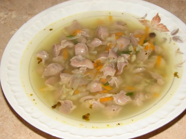 Przepisy kulinarne: zupa z żołądków drobiowych :gotujmy.pl