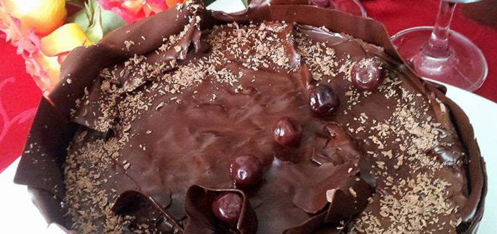 Tort czarnolas – “urodzinowy home
