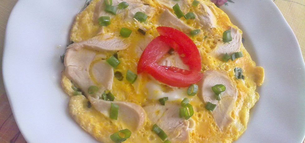 Omlet z piersią kurczaka i cebulką (autor: triss)
