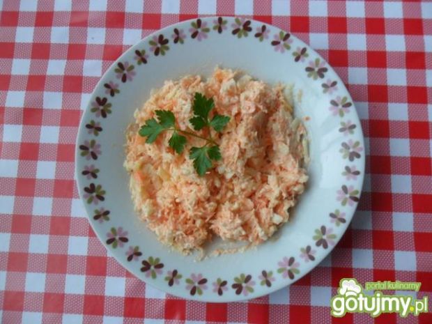 Pomysł na: surówka z marchewki z chrzanem. gotujmy.pl