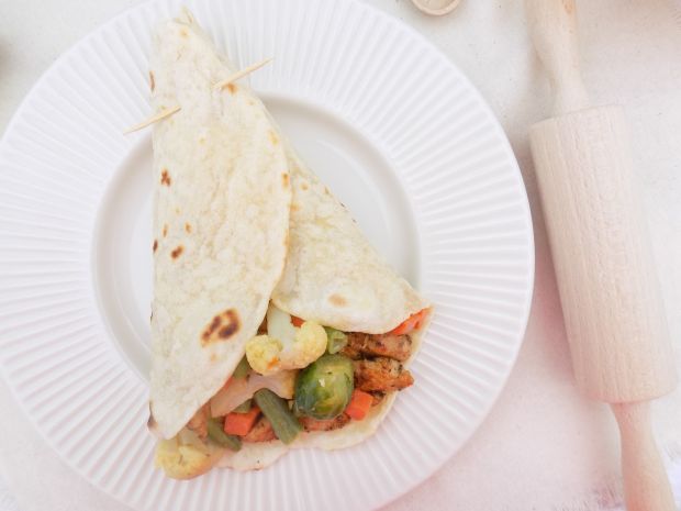 Przepis  tortilla z warzywami i kurczakiem przepis