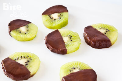 Kiwi w czekoladzie z malibu