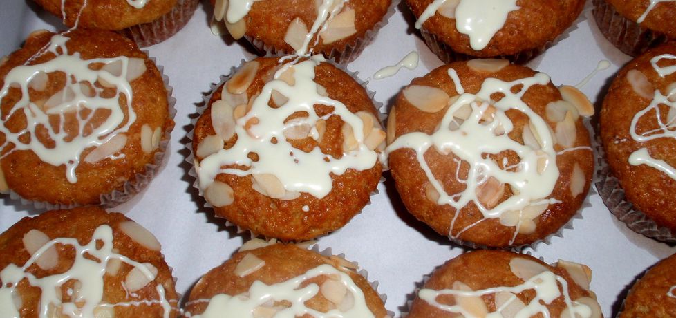 Muffinki z makiem i płatkami migdałowymi (autor: gosia56 ...