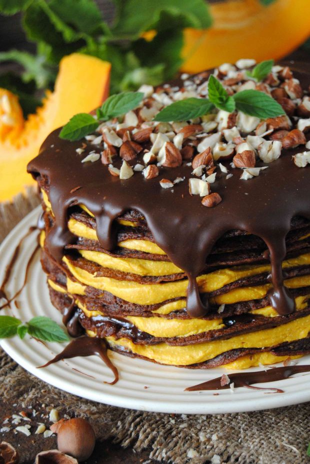 Przepis  czekoladowo- dyniowy tort naleśnikowy przepis