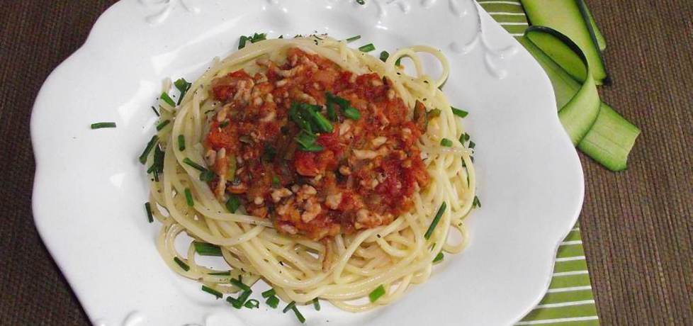 Spaghetti z sosem mięsno