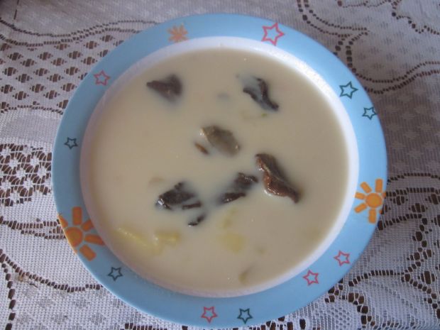 Zupy: zupa z suszonych grzybów