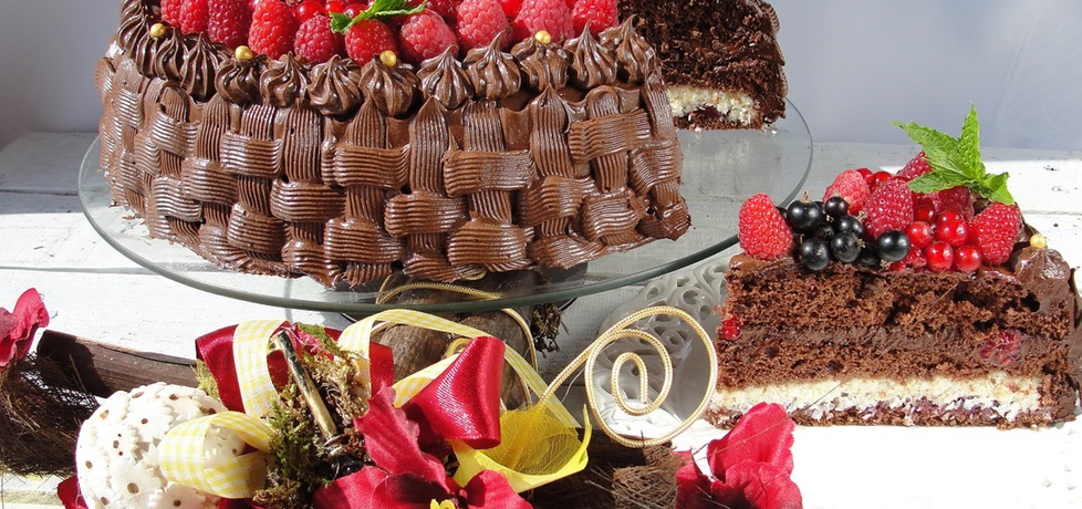 Tort czekoladowy z kokosem i owocami (autor: alaaa ...