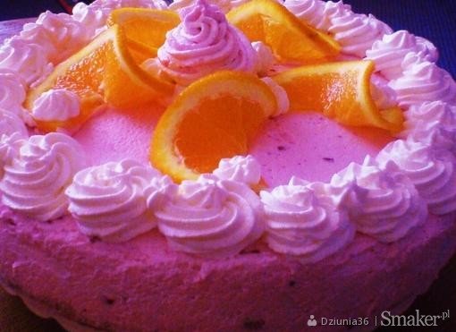 Tort pomarańczowy z malinami
