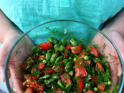 Prawdziwie letnia sałatka z bobem i pomidorami