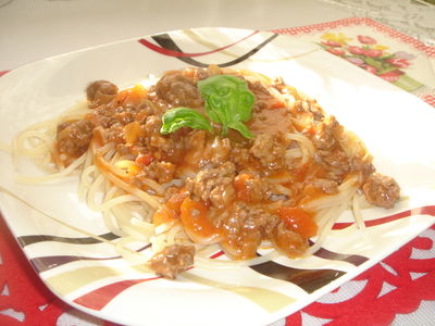 Idealnie gęsty sos do spaghetti z mozarellą