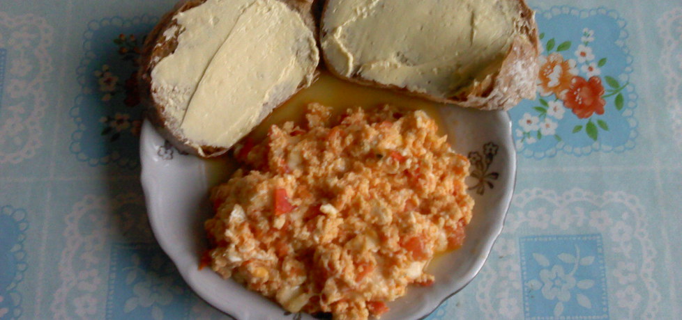Jajecznica z pomidorem i serem mozarella (autor: iwusia ...