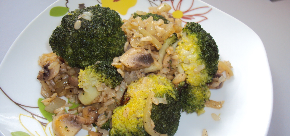 Ryż z pieczarkami i brokułem (autor: mama