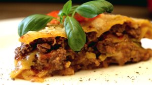 Klasyczne lasagne z mięsem  prosty przepis i składniki