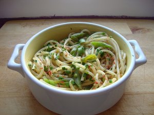 Ziołowe spaghetti z zieloną fasolką szparagową