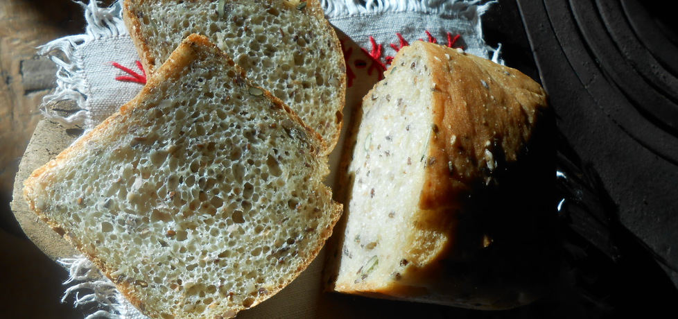 Chleb z płatkami owsianymi i oregano. (autor: benka ...