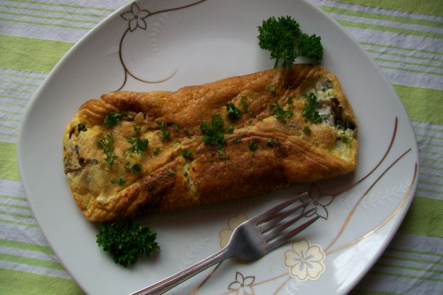 Przepis  omlet z pieczarkami i serem pleśniowym przepis