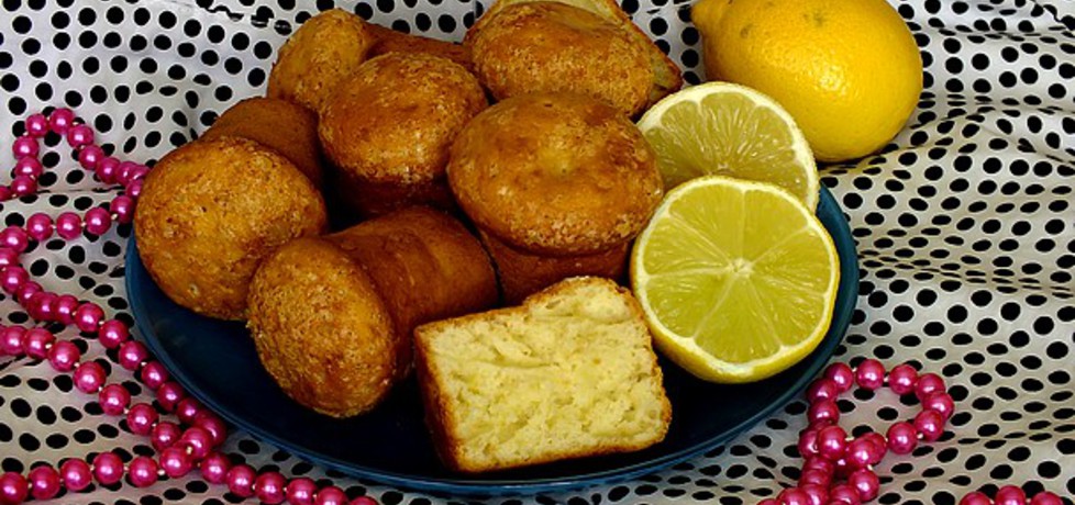 Cytrynowe muffinki posypane trzcinowym cukrem (autor: mysiunia ...