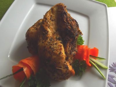 Kurczak w papryce, ziołach i curry