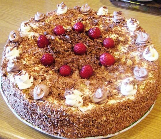 Przepis  tort czekoladowo truskawkowy przepis